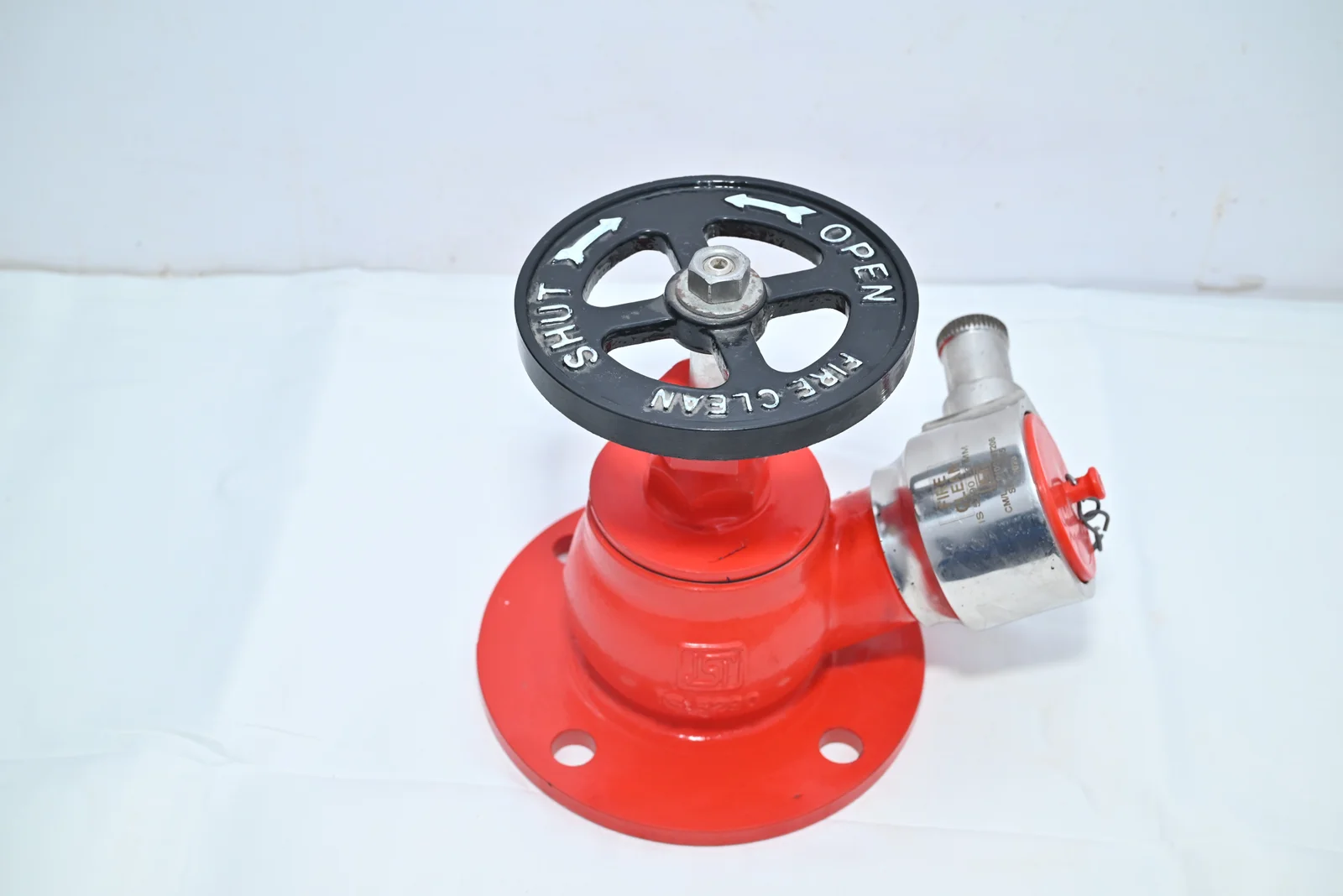 Single Headed Oblique Type Fire Landing Valve